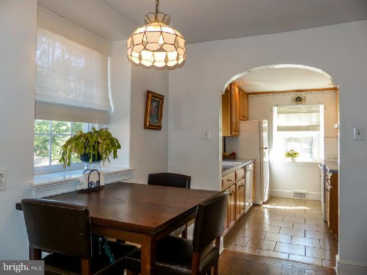 10821 Knights Road Philadelphia, PA 19154 - Photo 8 of 25 Breakfast Room
