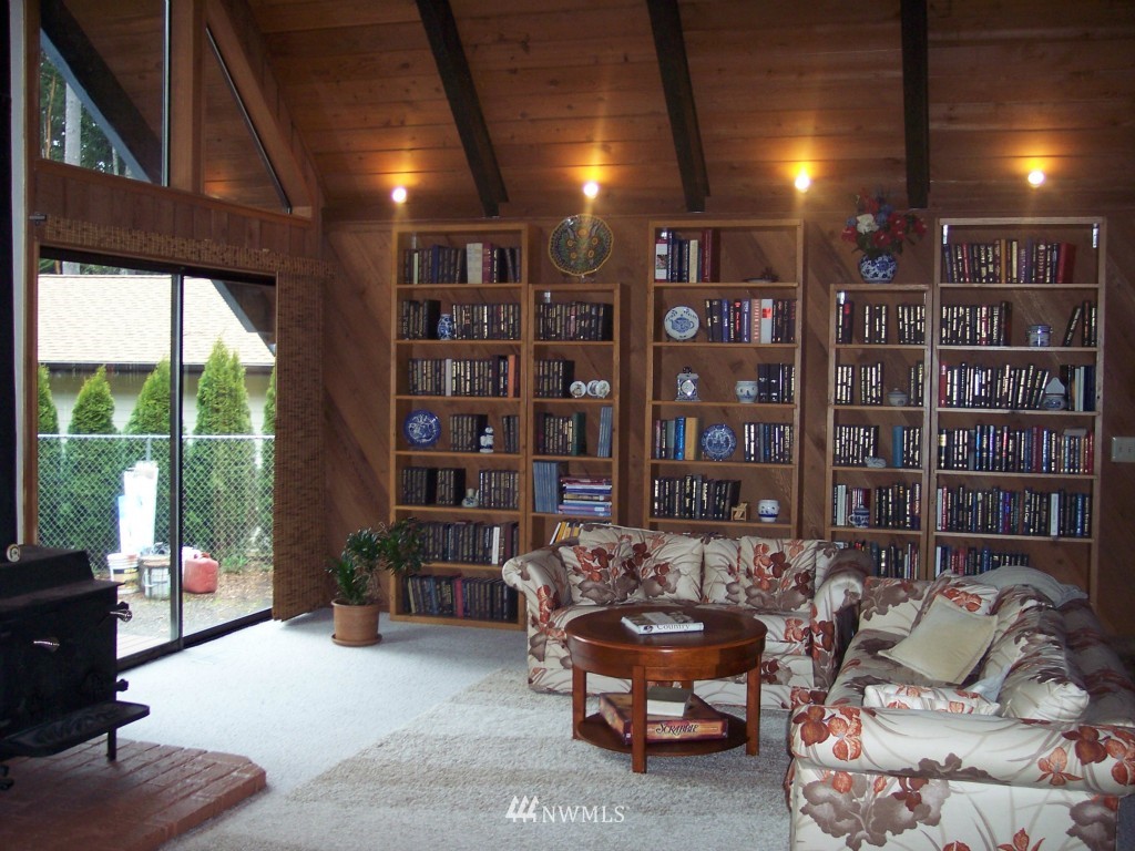 10099 Misery Point Road Northwest Seabeck, WA 98380 - Photo 11 of 15 Gallery Image 11