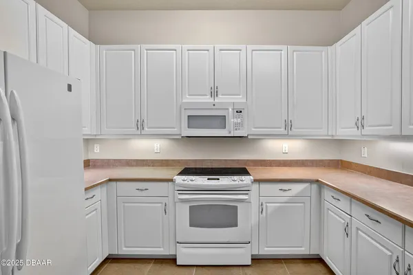 $2,300 | 1312 Hansberry Lane, Ormond Beach, FL 32174