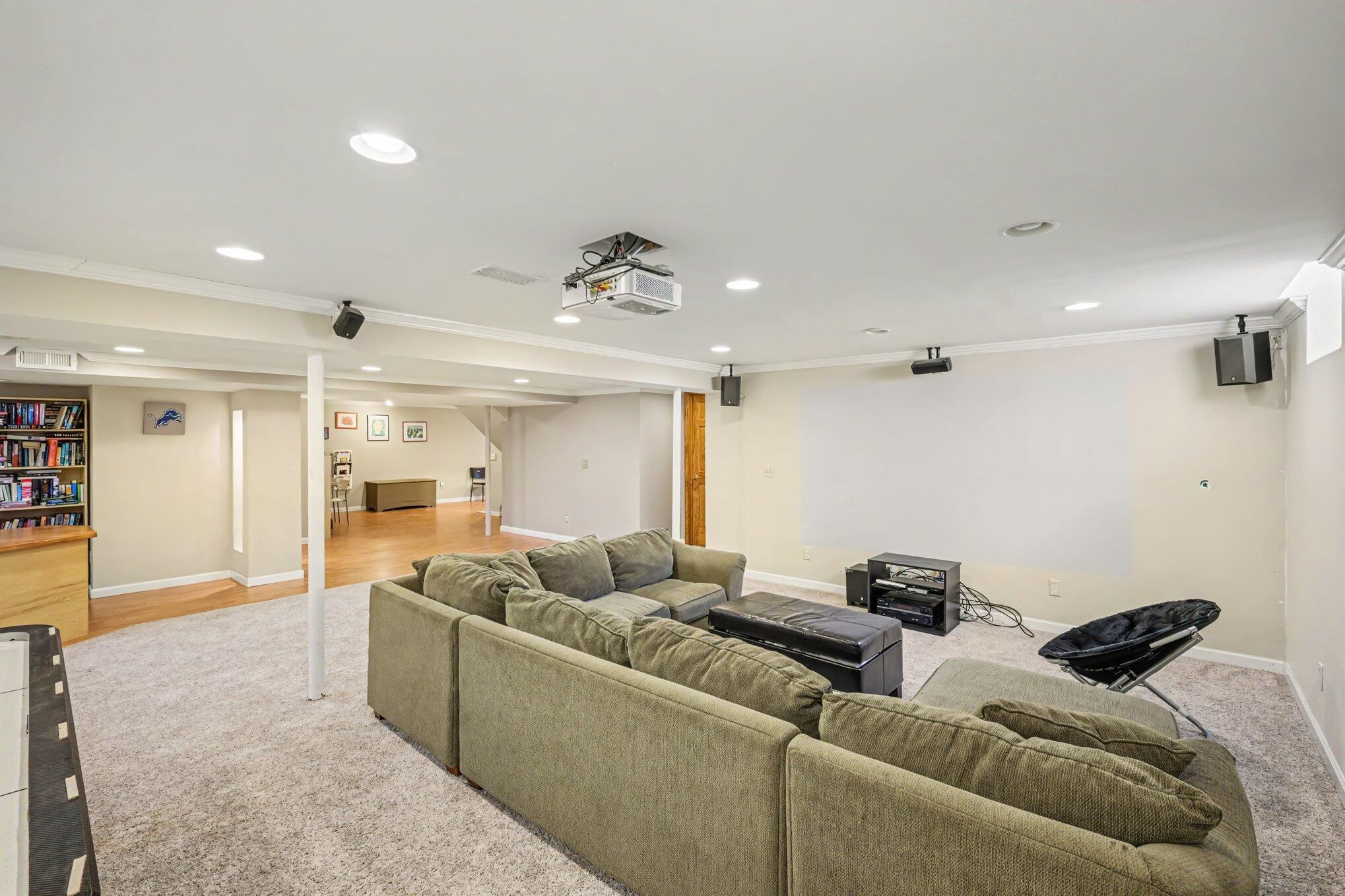 709 Snowmass Drive Rochester Hills, MI 48309 - Photo 25 of 39 022_file_1908