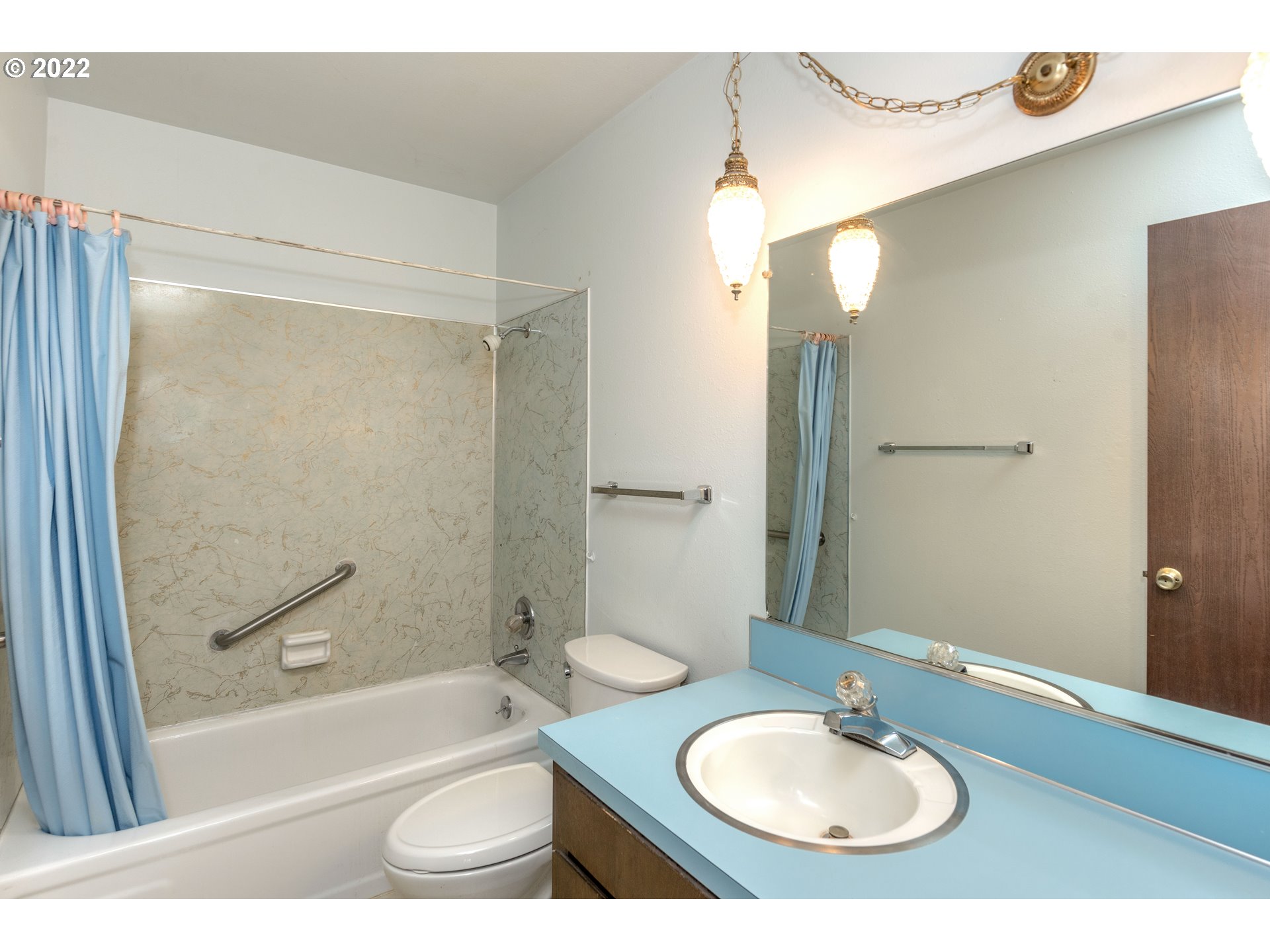 17755 Southwest Alexander Street Aloha, OR 97003 - Photo 14 of 15 Bathroom