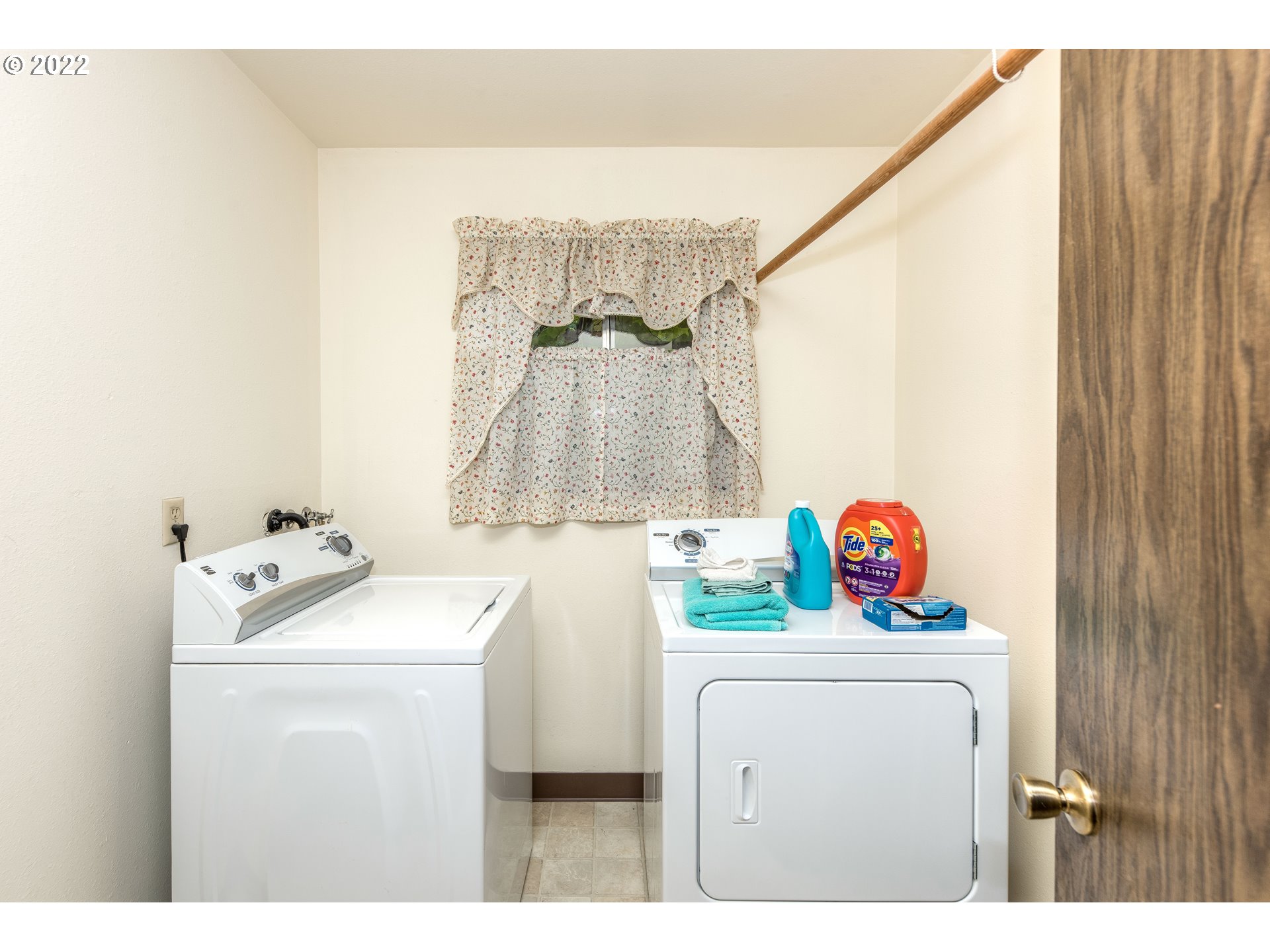 17755 Southwest Alexander Street Aloha, OR 97003 - Photo 15 of 15 Laundry