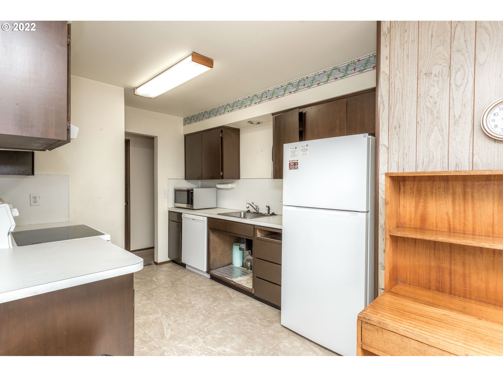17755 Southwest Alexander Street Aloha, OR 97003 - Photo 7 of 15 Kitchen