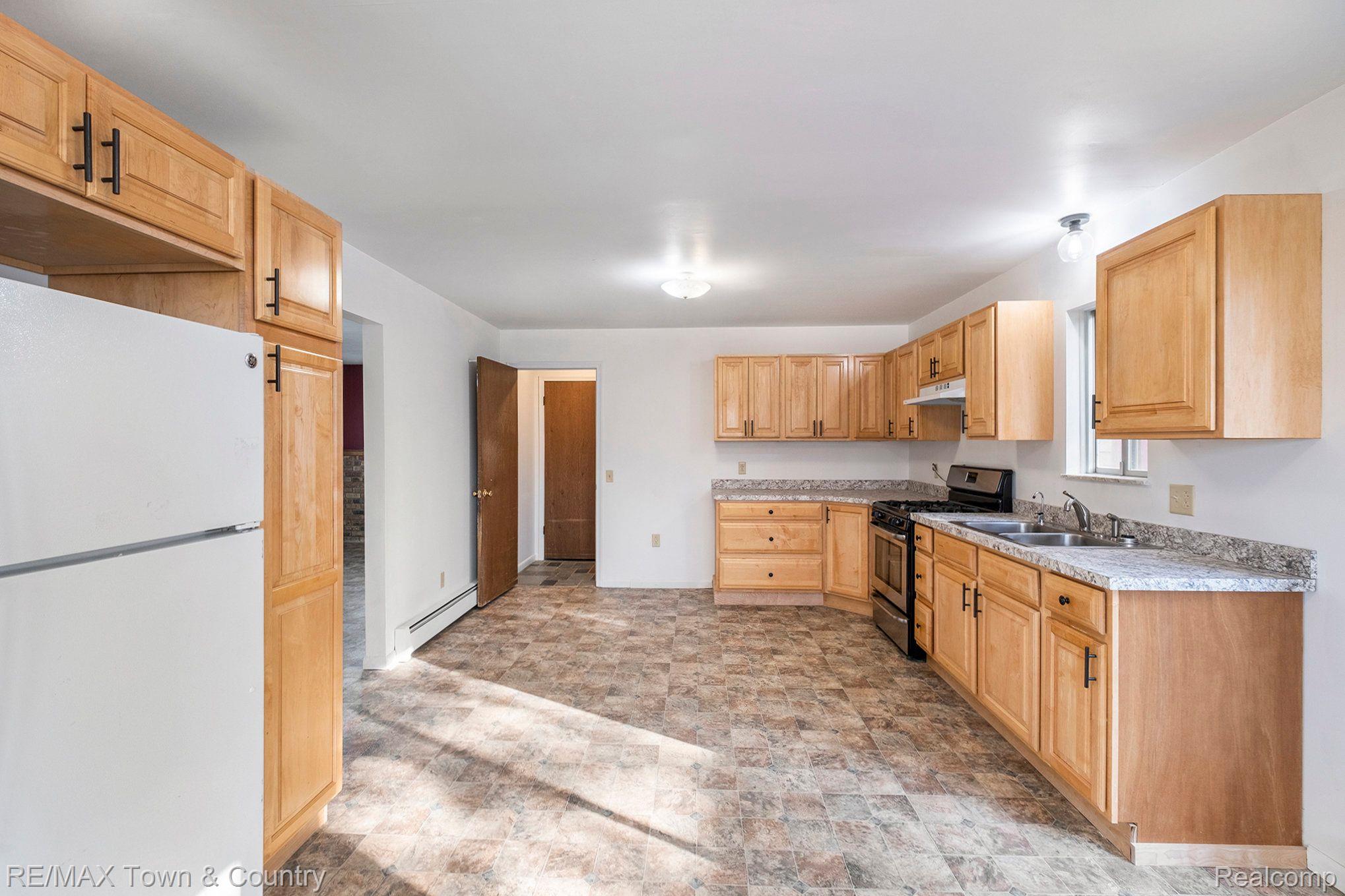 1285 North Van Vleet Road Flushing, MI 48433 - Photo 10 of 34 Gallery Image 10