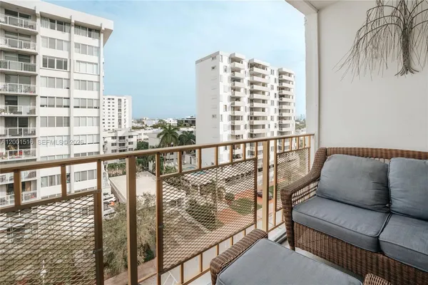$2,550 | 1340 Lincoln Road, Unit 805, Miami Beach, FL 33139