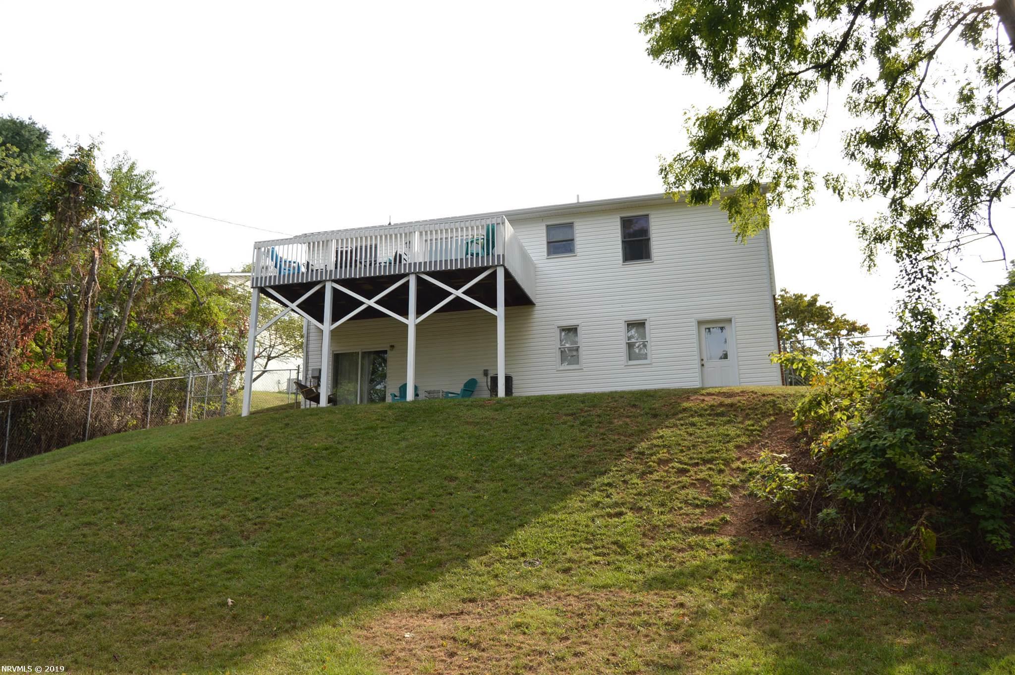 450 Reading Road Christiansburg, VA 24073 - Photo 2 of 57 Gallery Image 2