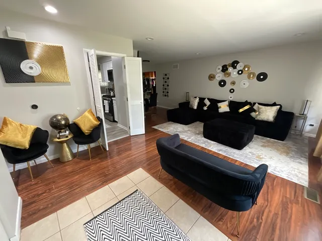 $2,000 | 21840 Olivia Avenue, Sauk Village, IL 60411