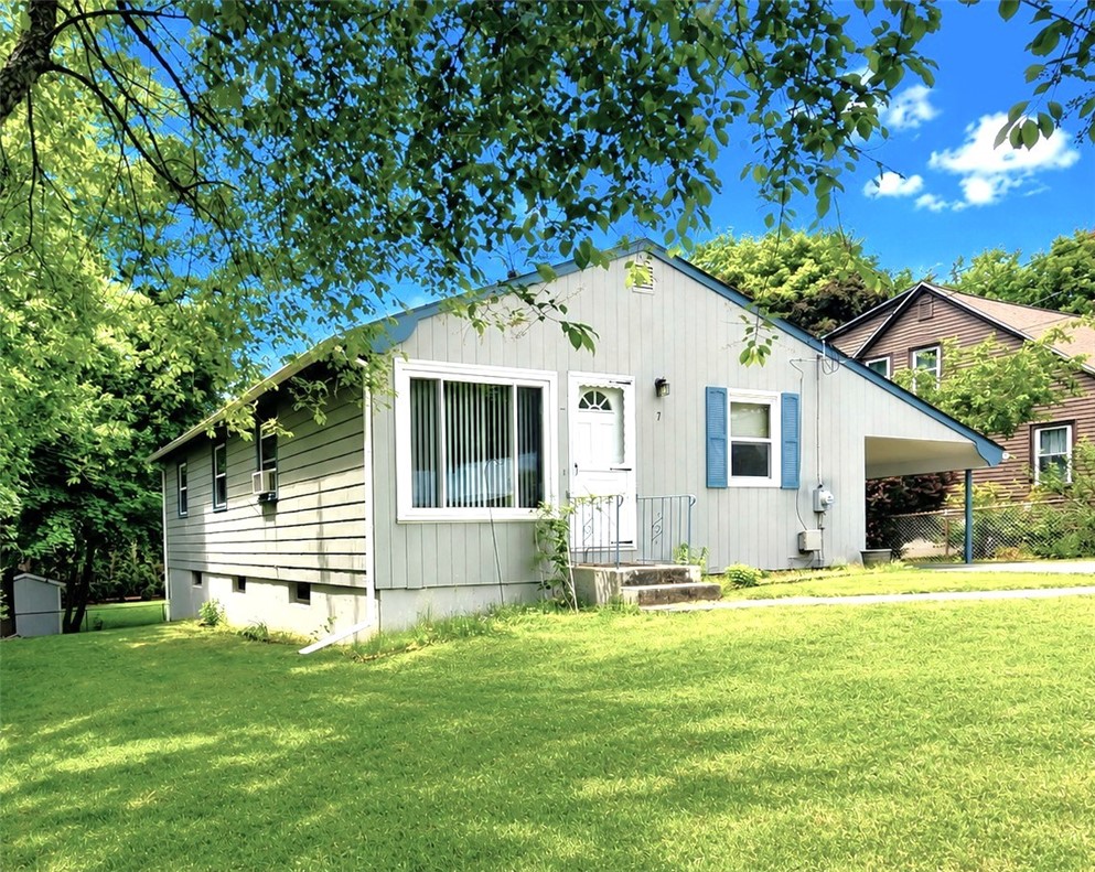 7 Dell Street Coventry, RI 02816 - Photo 3 of 26