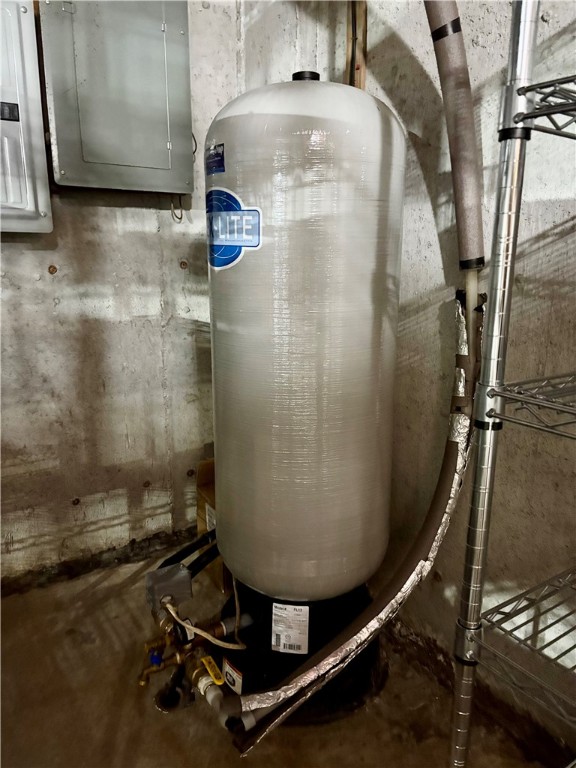 86 Central Pike Scituate, RI 02857 - Photo 23 of 26 Well Pump