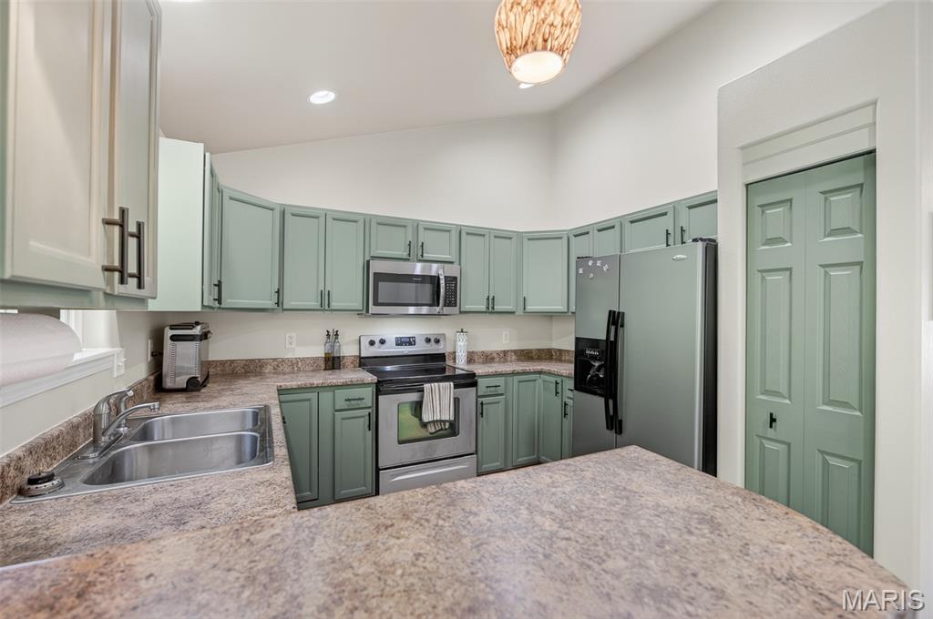 15859 Tundra Road St. Robert, MO 65584 - Photo 14 of 57
