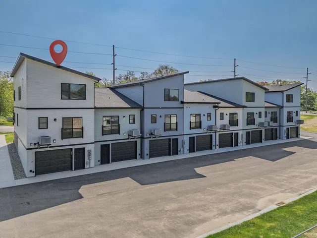 $319,900 | 202 South Dewey, Reedsburg, WI 53959