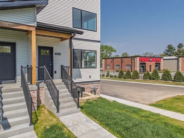 $319,900 | 202 South Dewey, Reedsburg, WI 53959