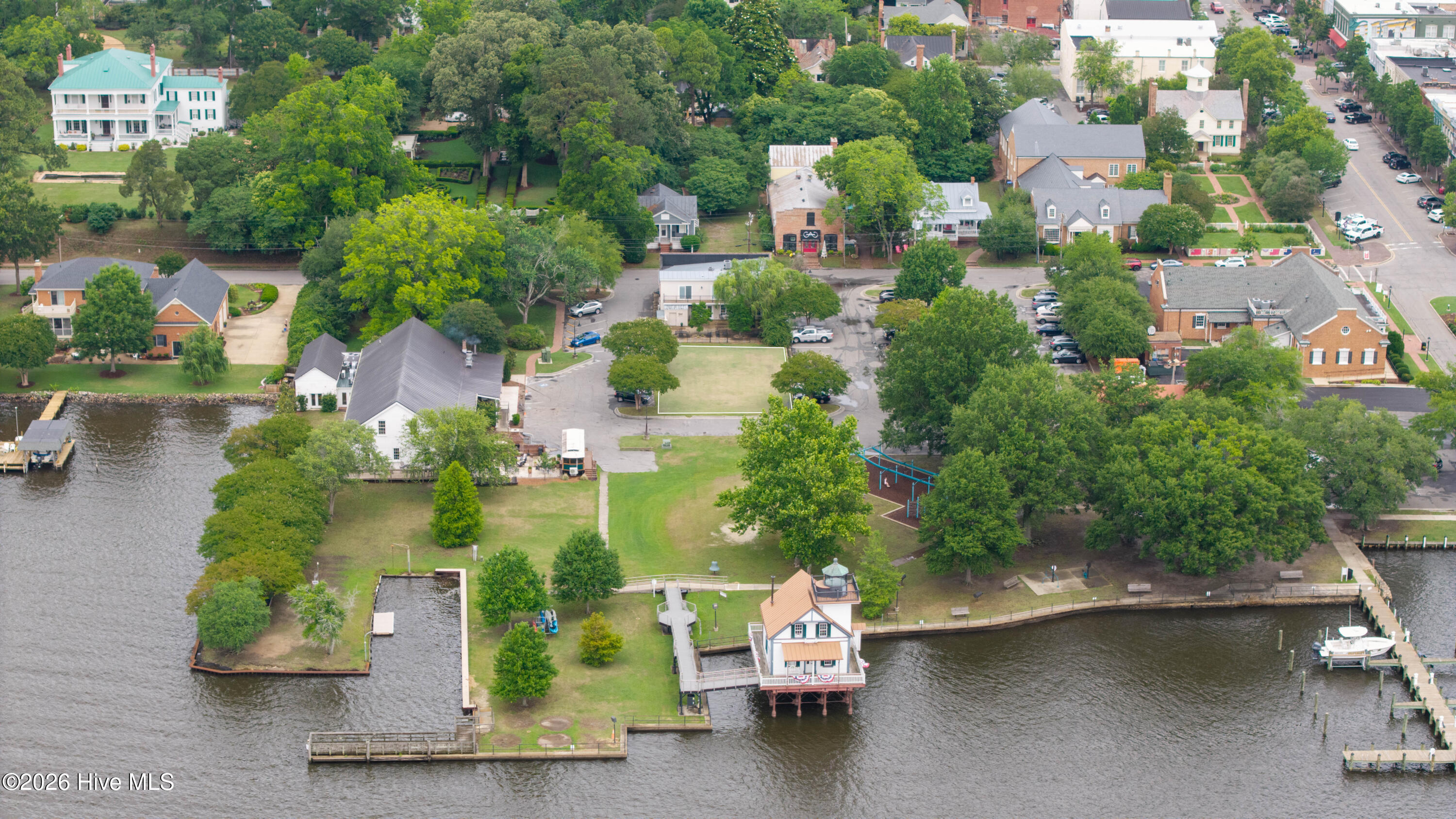 111 West Water Street Edenton, NC 27932 - Photo 3 of 5 111 W Water