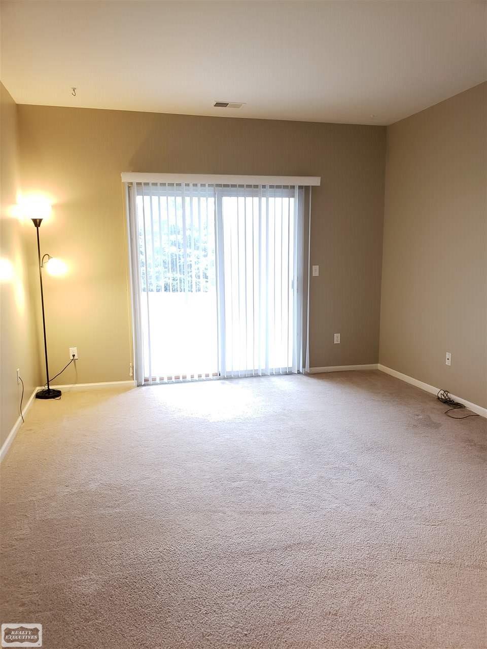 45697 Heather Ridge Drive, Unit 220 Macomb, MI 48044 - Photo 11 of 24