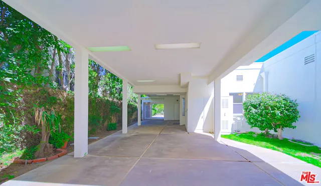 $17,998 | 525 North Rexford Drive, Beverly Hills, CA 90210