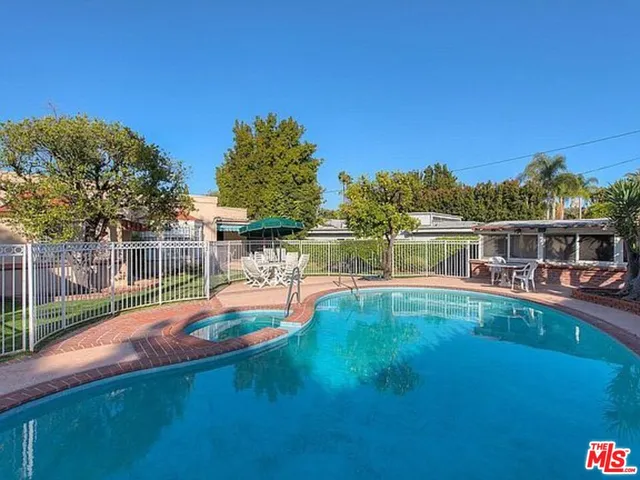 $17,998 | 525 North Rexford Drive, Beverly Hills, CA 90210