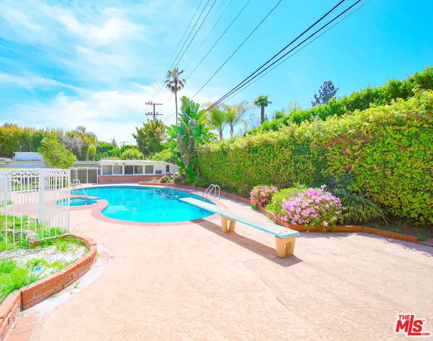 $17,998 | 525 North Rexford Drive, Beverly Hills, CA 90210