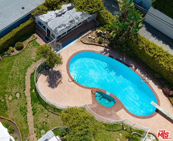 $17,998 | 525 North Rexford Drive, Beverly Hills, CA 90210