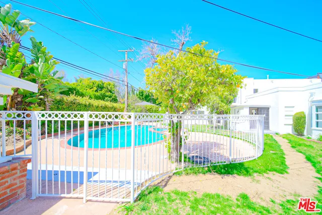 $17,998 | 525 North Rexford Drive, Beverly Hills, CA 90210