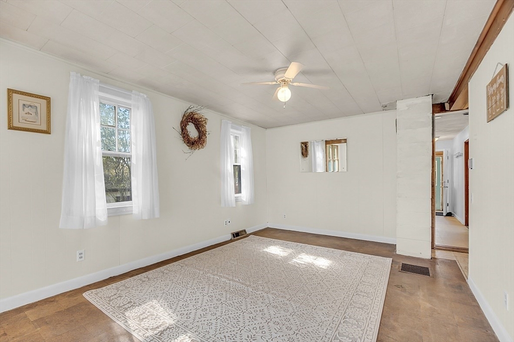 32 Ledge Avenue Spencer, MA 01562 - Photo 15 of 34