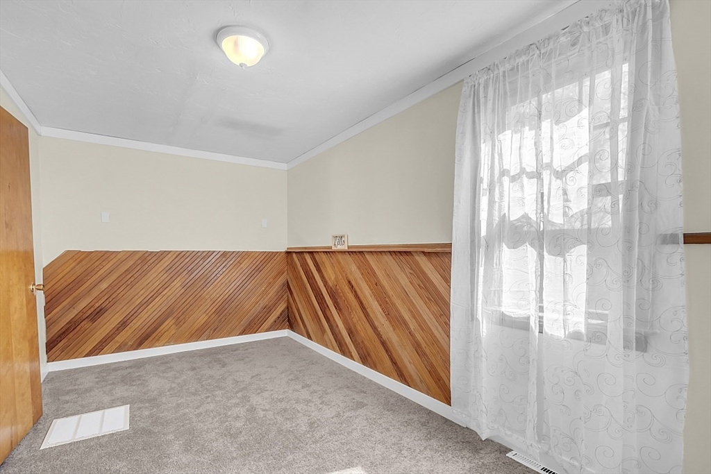 32 Ledge Avenue Spencer, MA 01562 - Photo 8 of 34