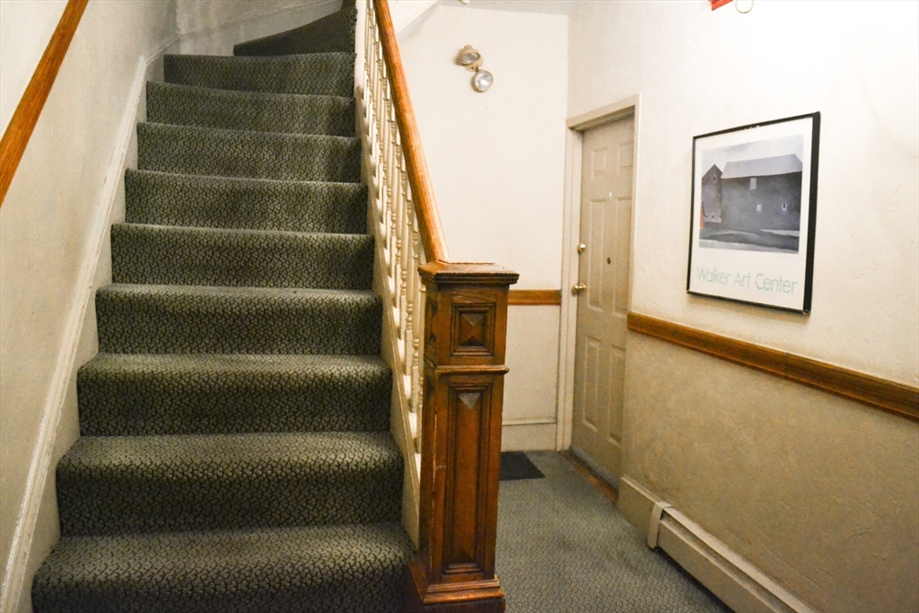 71 Myrtle Street, Unit 101 Boston, MA 02114 - Photo 8 of 9