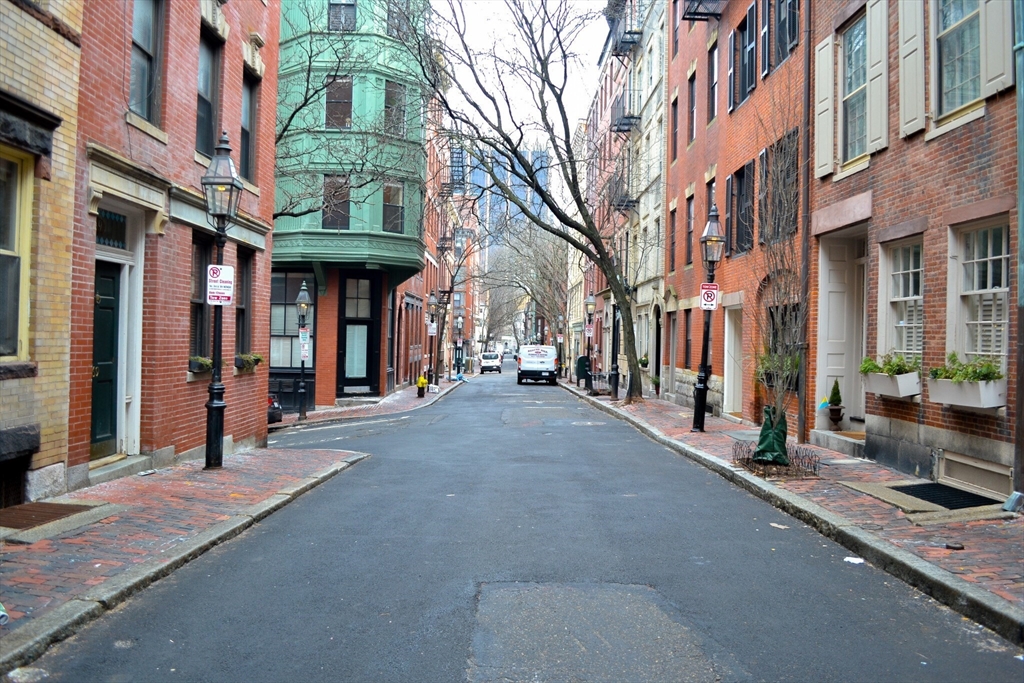 71 Myrtle Street, Unit 101 Boston, MA 02114 - Photo 9 of 9