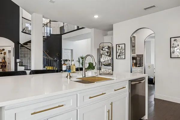 $675,000 | 518 Valley Drive, Midlothian, TX 76065