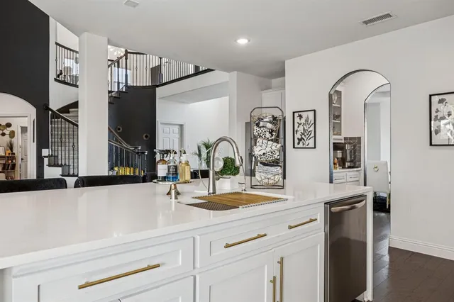 $699,990 | 518 Valley Drive, Midlothian, TX 76065