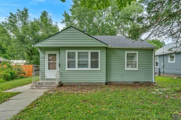 $139,999 | 1824 Southwest Cherokee Street, Topeka, KS 66606