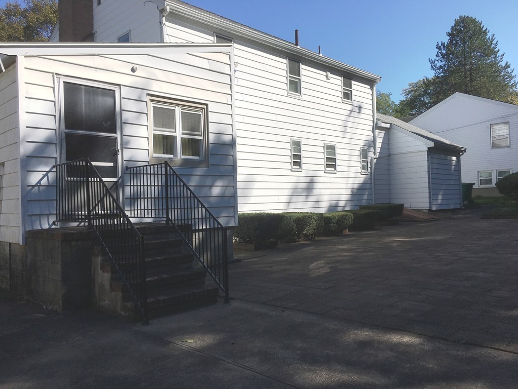 255 Woodcliff Road Newton, MA 02461 - Photo 11 of 12