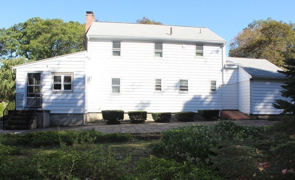 255 Woodcliff Road Newton, MA 02461 - Photo 12 of 12