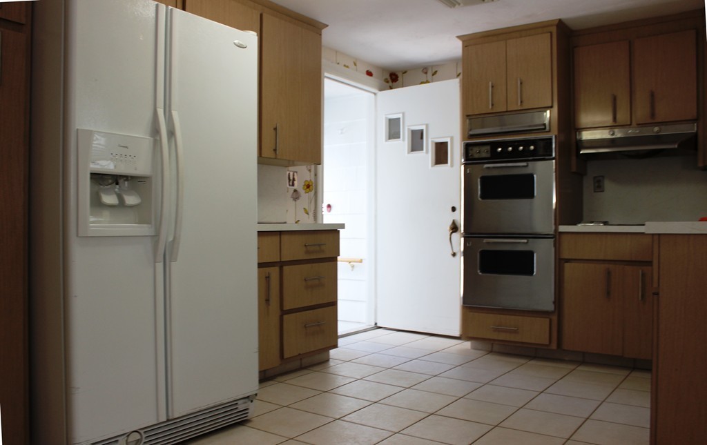 255 Woodcliff Road Newton, MA 02461 - Photo 3 of 12