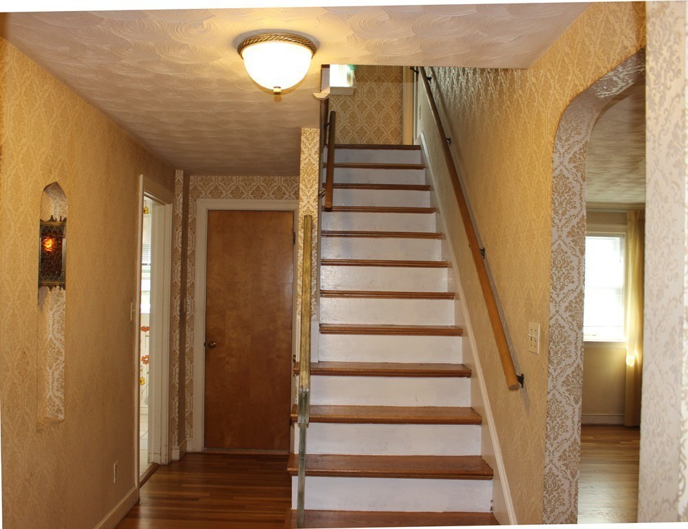 255 Woodcliff Road Newton, MA 02461 - Photo 8 of 12
