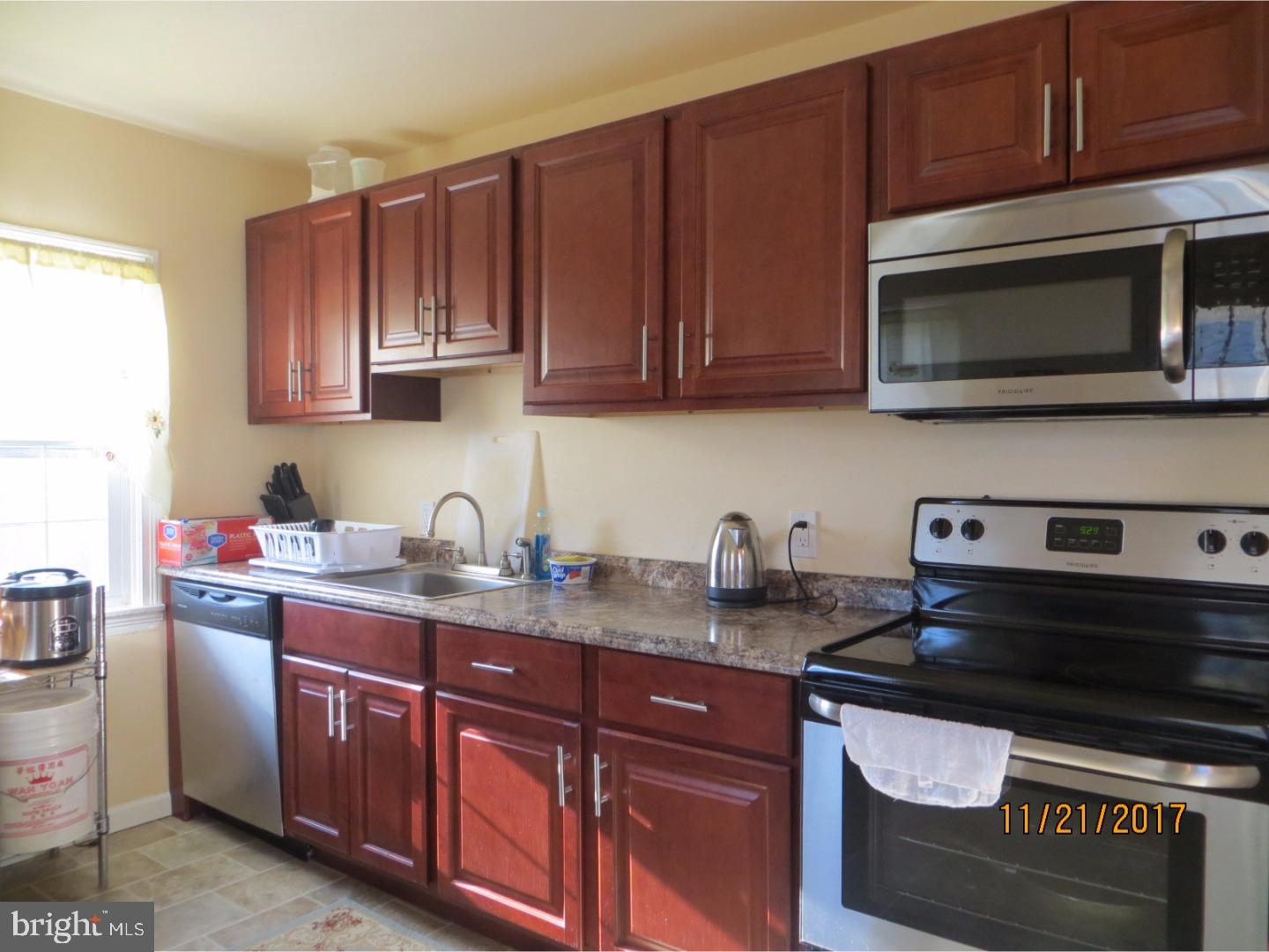 24 Ridge Road Aston, PA 19014 - Photo 12 of 25 Kitchen