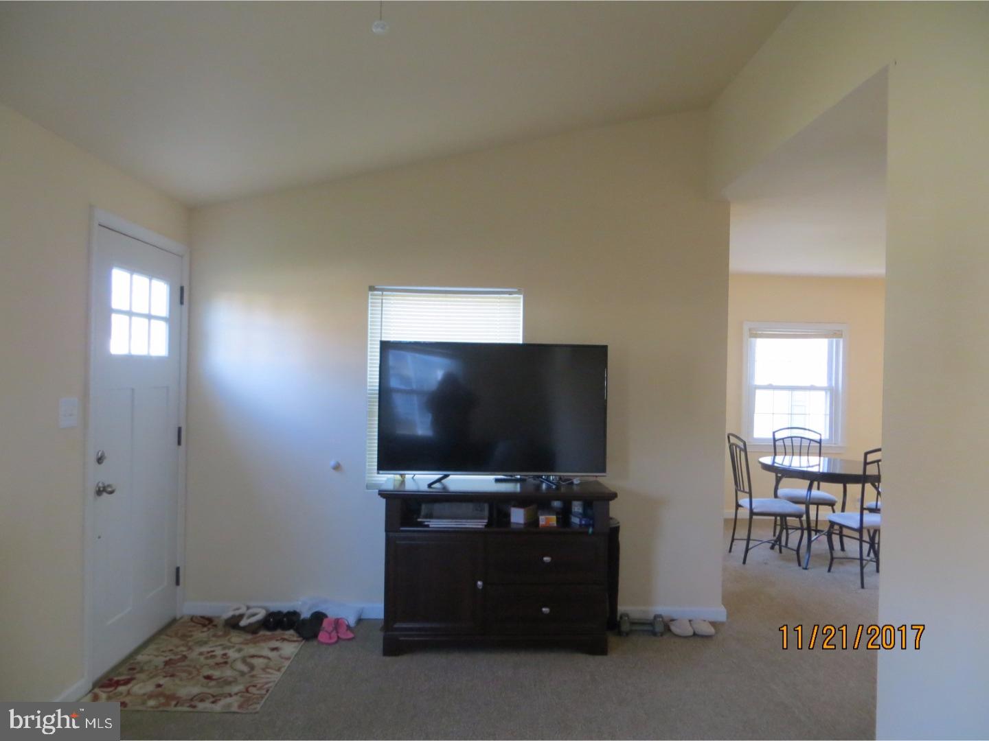 24 Ridge Road Aston, PA 19014 - Photo 9 of 25 Living Room