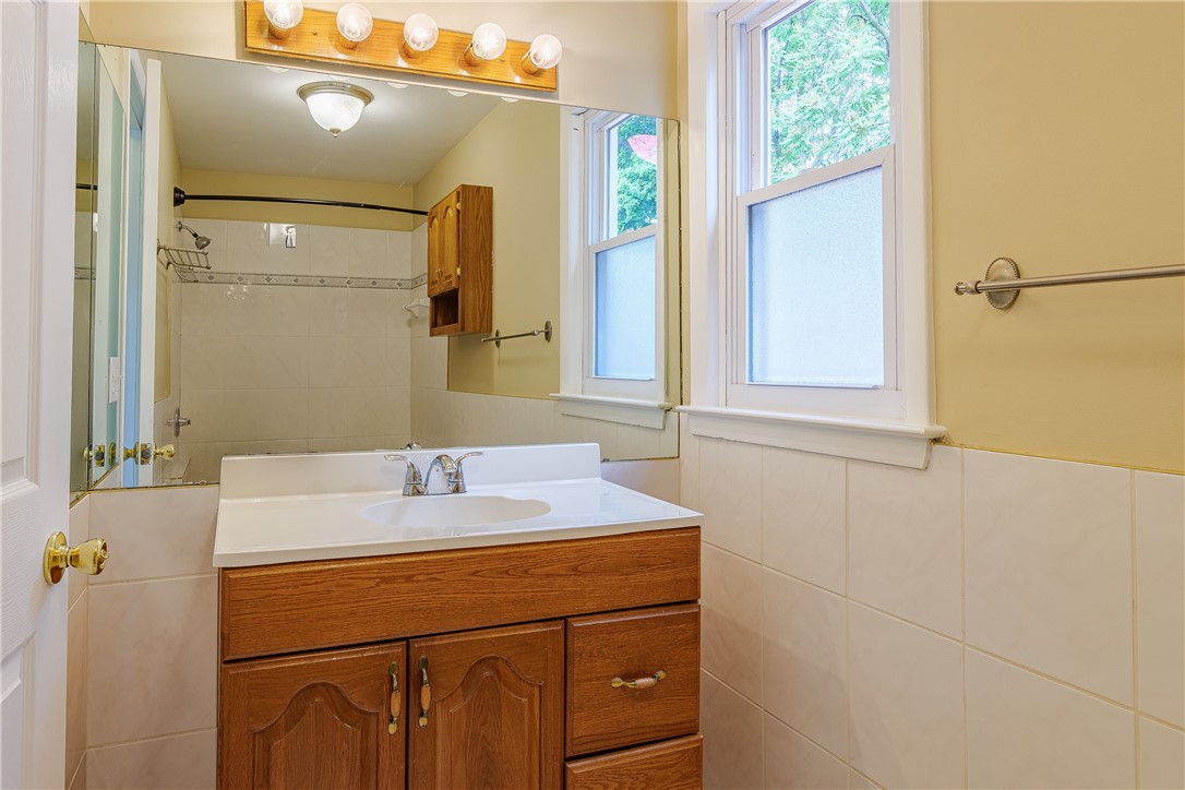 210 Laurelton Road Irondequoit, NY 14609 - Photo 20 of 50