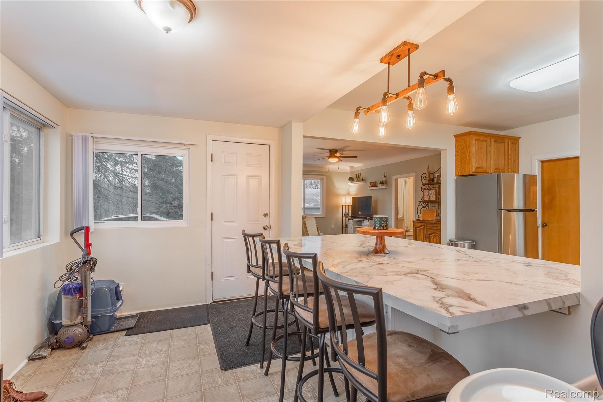 9265 Hartland Road Fenton, MI 48430 - Photo 14 of 35 Interiors-10.jpg