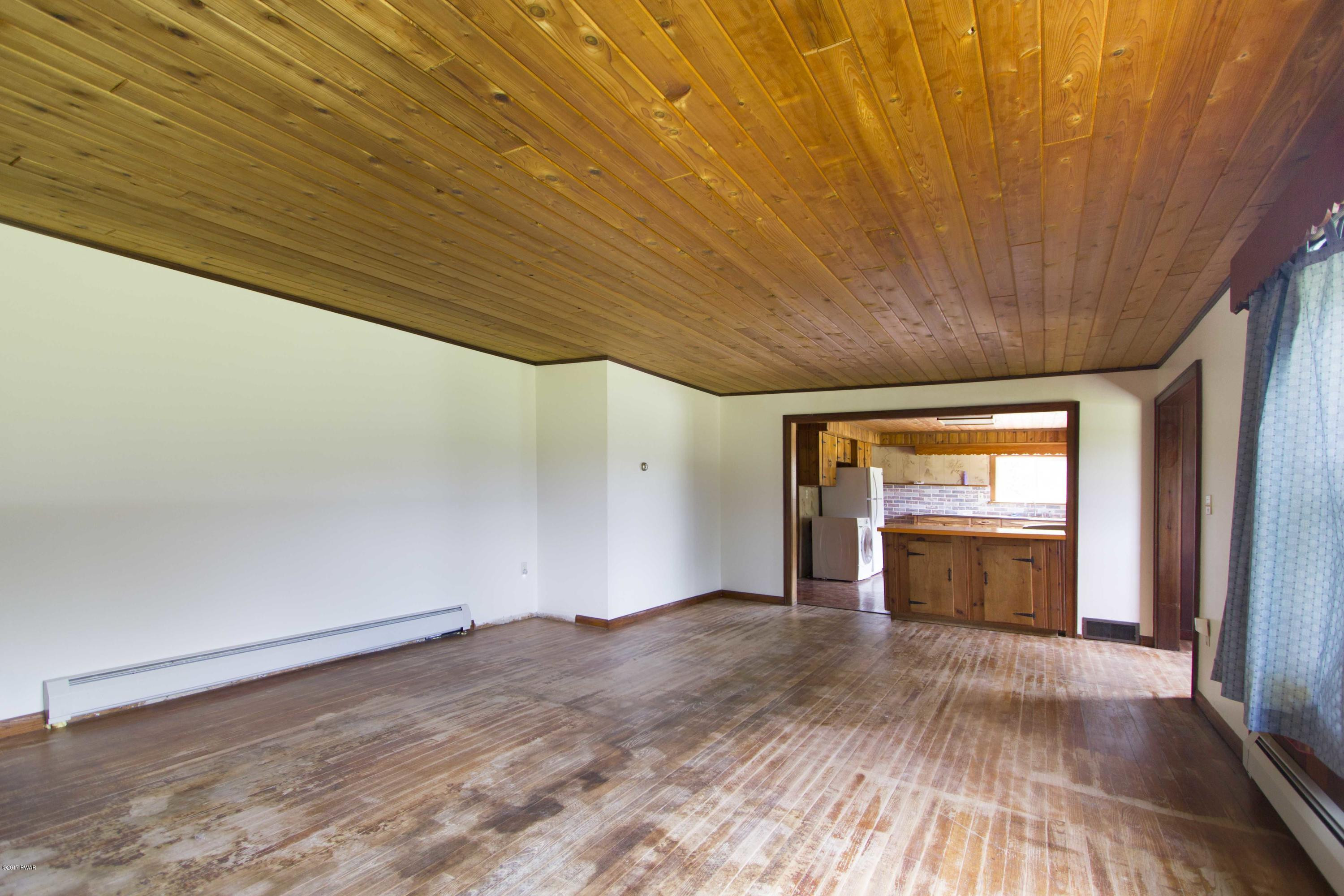 423 Boneridge Road Hawley, PA 18428 - Photo 6 of 26