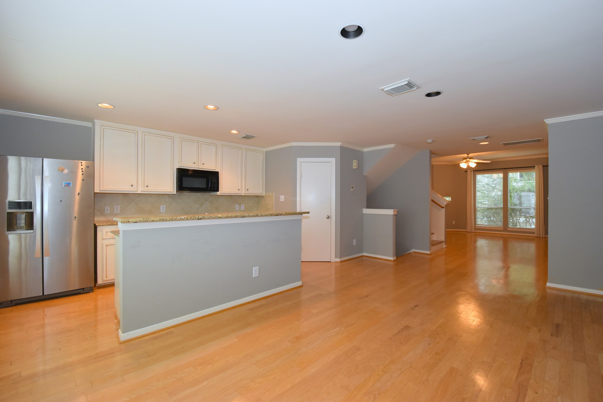 1267 West 17th Street Houston, TX 77008 - Photo 22 of 22 Modern Kitchen with Open Floor Plan