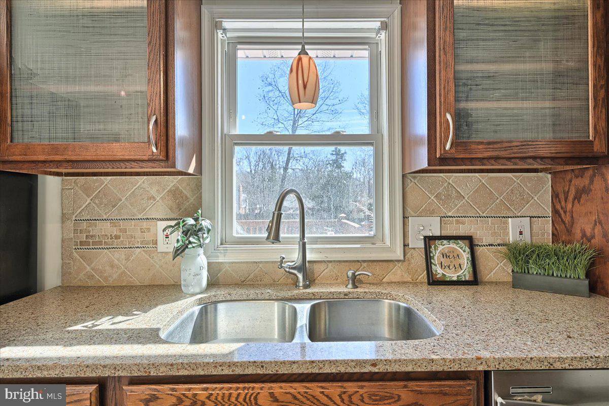 880 Cedars Road Lewisberry, PA 17339 - Photo 4 of 25 Kitchen