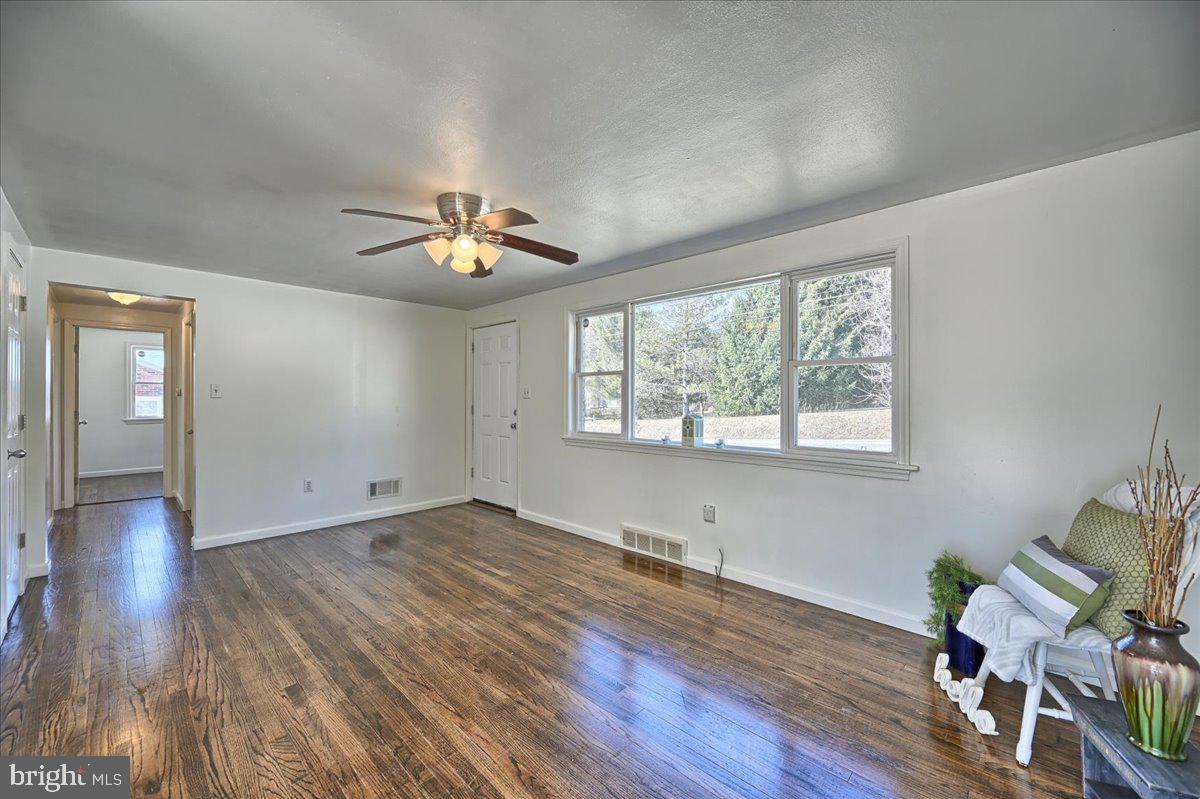 880 Cedars Road Lewisberry, PA 17339 - Photo 9 of 25