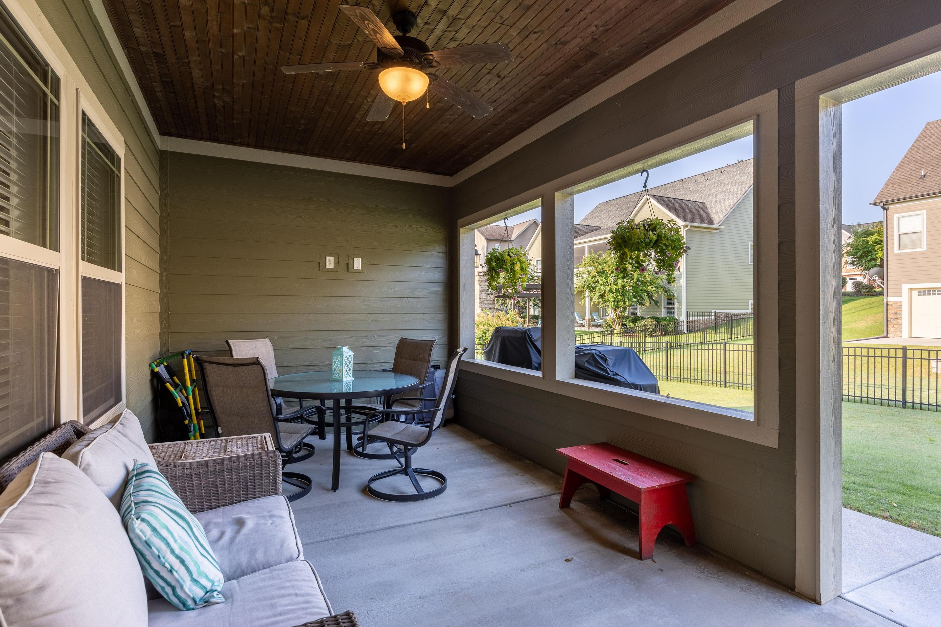 588 Live Oak Road Ringgold, GA 30736 - Photo 14 of 38 Covered Back Patio