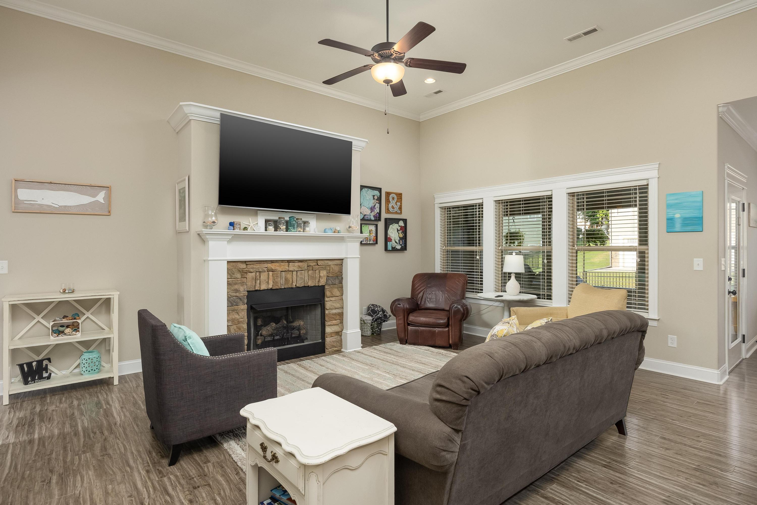 588 Live Oak Road Ringgold, GA 30736 - Photo 6 of 38 Living Room