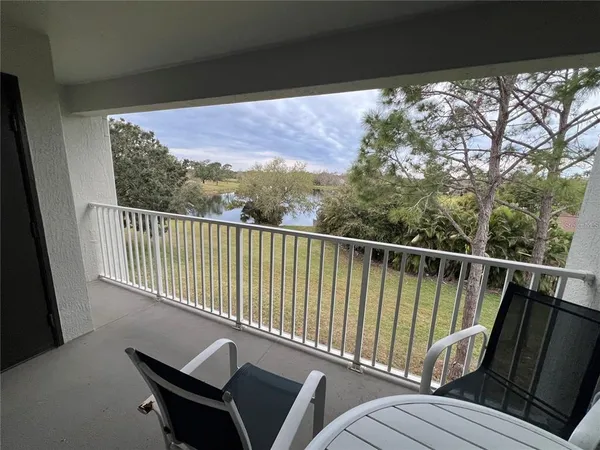 $190,000 | 13941 Fairway Island Drive, Unit 733, Orlando, FL 32837