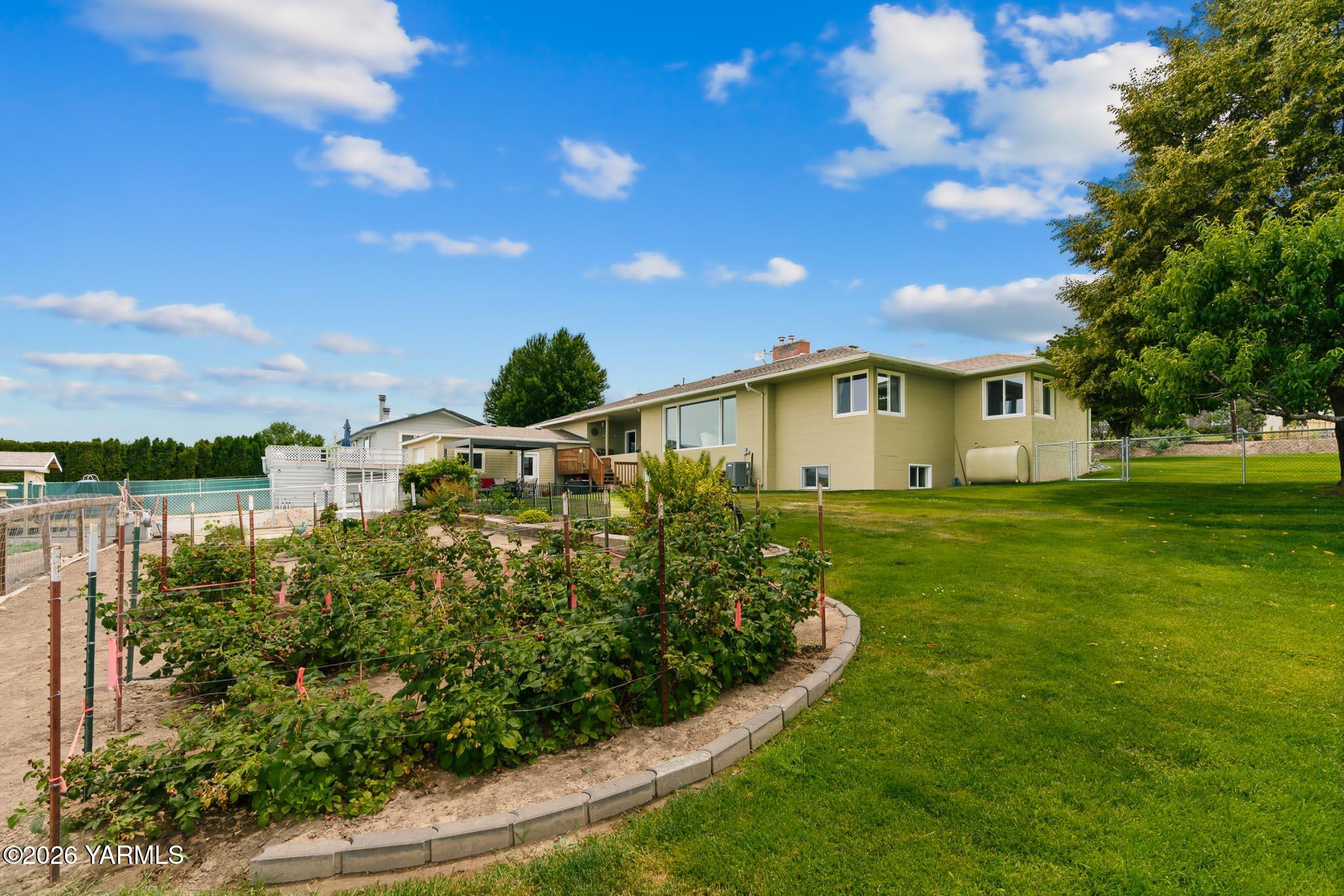 1007 Meadowbrook Road Yakima, WA 98903 - Photo 41 of 47 1007 Meadowbrook Rd-31