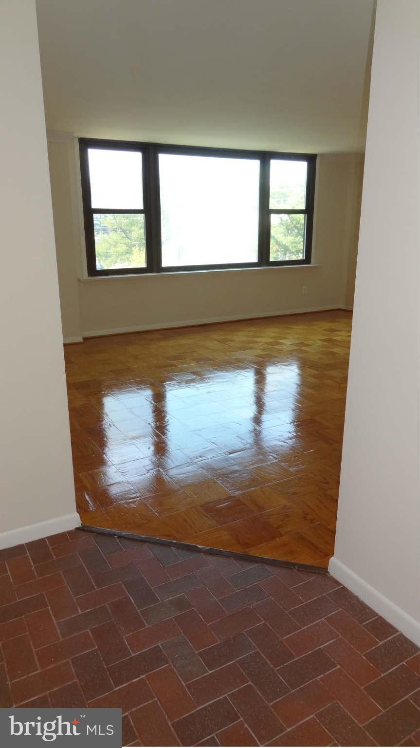 4600 Duke Street, Unit 620 Alexandria, VA 22304 - Photo 17 of 17 Living Room