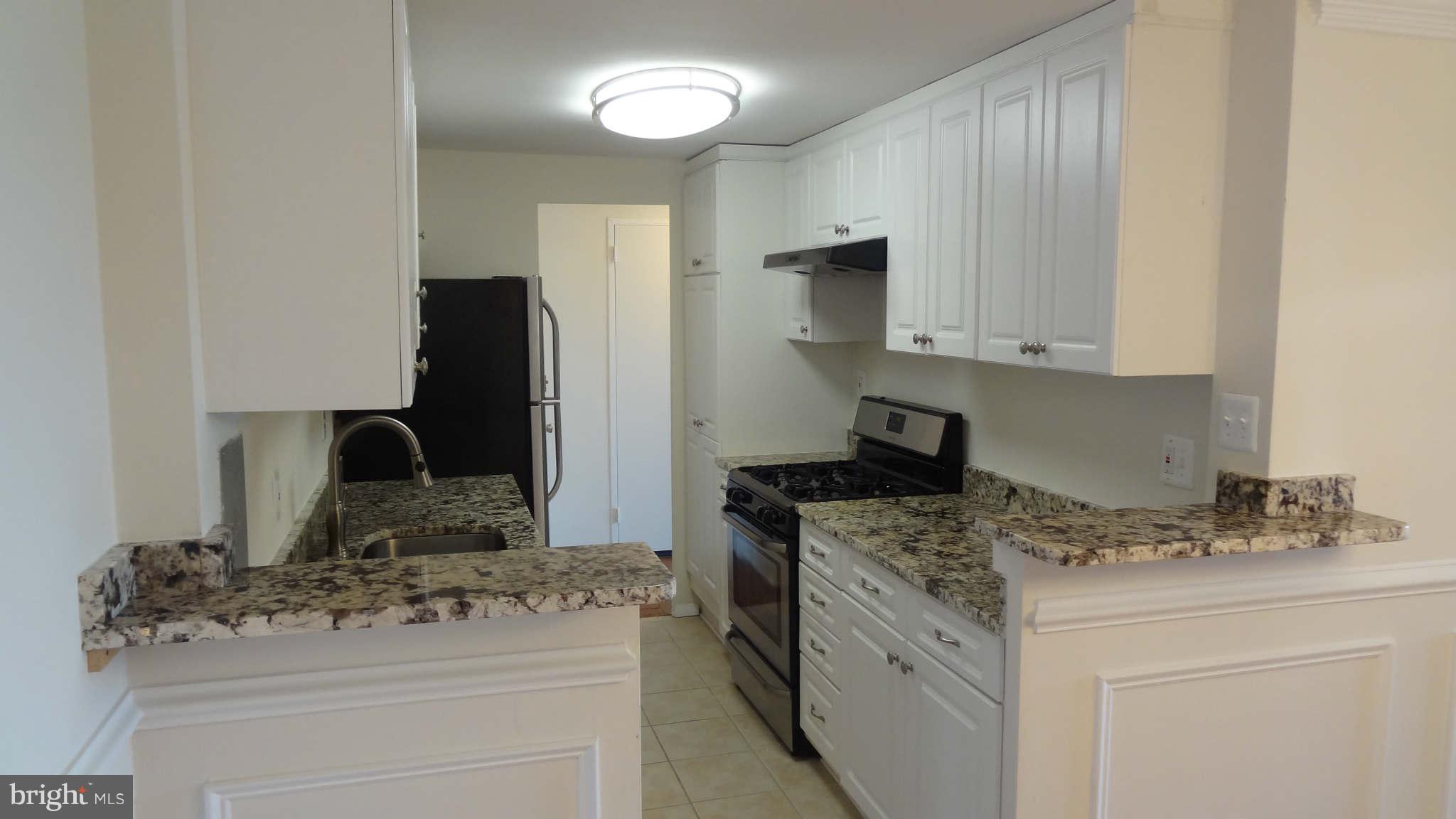 4600 Duke Street, Unit 620 Alexandria, VA 22304 - Photo 5 of 17 Kitchen