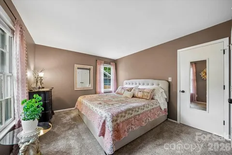 $378,000 | 1005 Pinafore Drive, Charlotte, NC 28212