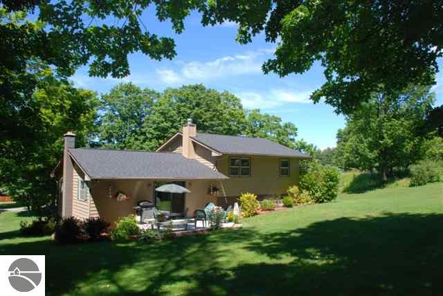 8735 Worden Road Beulah, MI 49617 - Photo 2 of 15 1746166-1.JPG